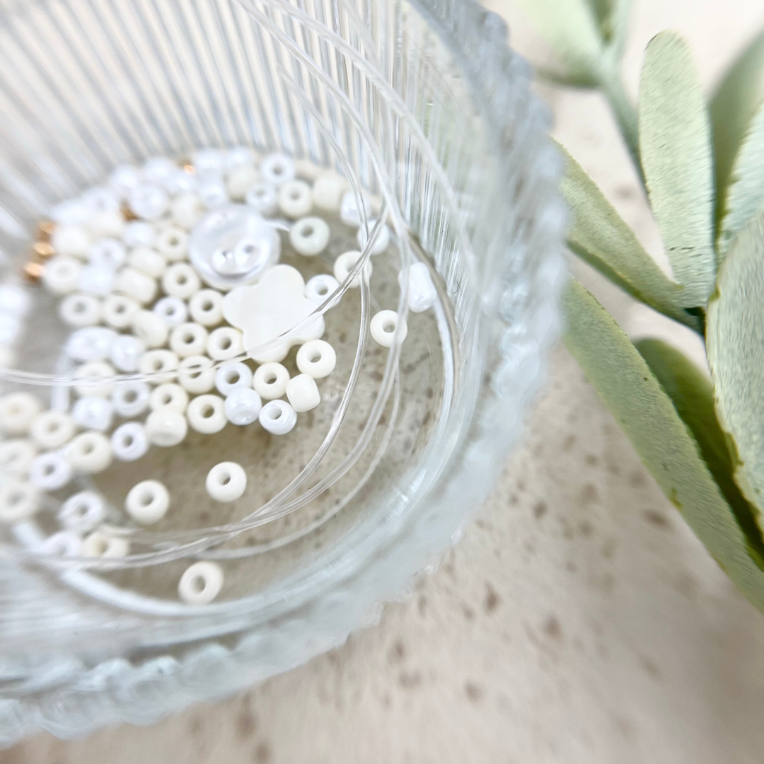 Perlen im Glas, ideal für DIY Schmuck, Bastelset für Perlenarmband