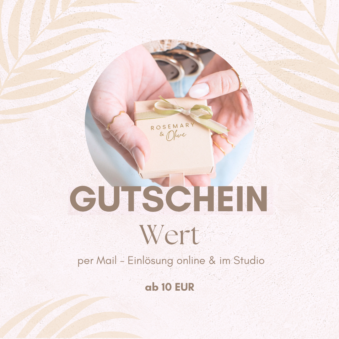Hände halten eine kleine Geschenkbox mit Schleife und „Rosemary & Olive“-Logo. Text auf dem Bild: Gutschein Wert – per Mail, Einlösung online & im Studio, ab 10 EUR. Hintergrund in zarten Beige- und Naturtönen mit Palmenblatt-Muster.