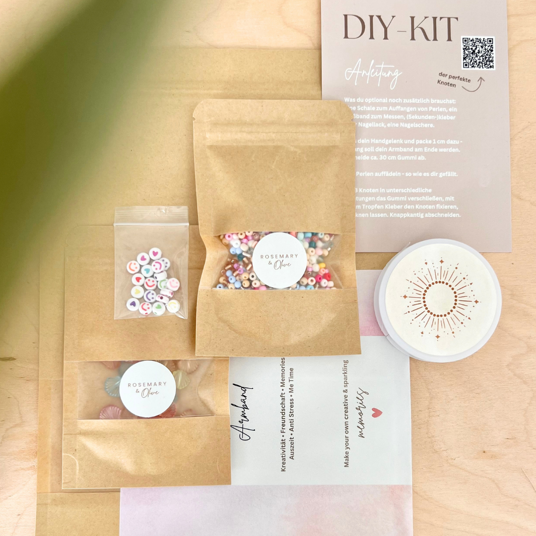 Komplettes DIY Schmuckset für Kinder mit bunten Perlen, Zubehör und Anleitung zum Armbänder basteln