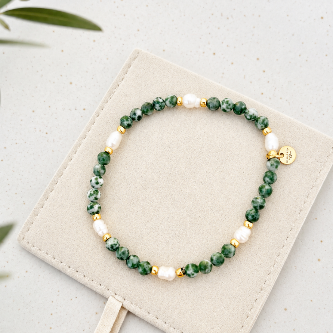 Armband SELVA mit grün gemusterten Natursteinperlen und echten Süßwasserperlen