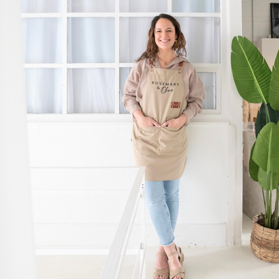Portraitfoto der Geschäftsführerin Dajana Schneider – Kreative Leitung des Schmuck Workshops