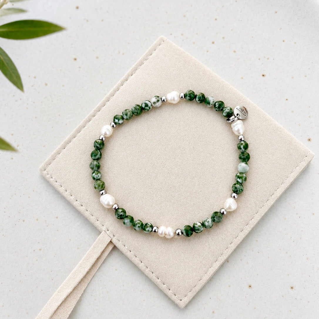 Armband SELVA mit grünen Natursteinperlen, Süßwasserperlen und silbernen Edelstahlperlen