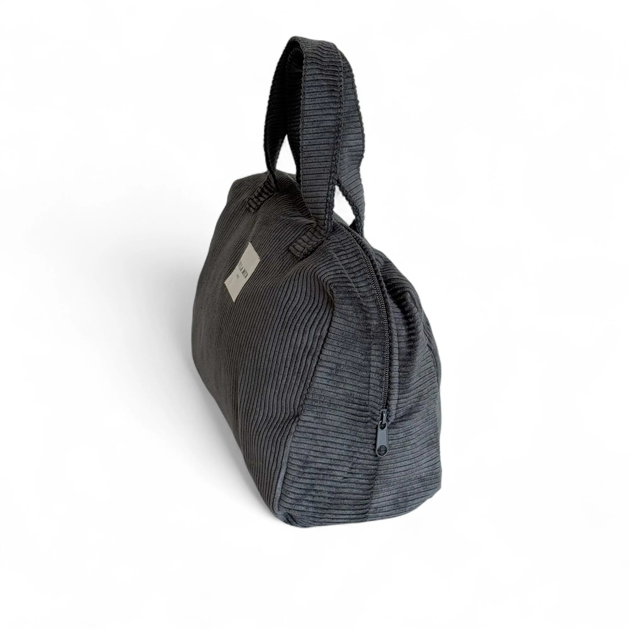 Elegante, handgefertigte Beauty Bag XL aus edlem Cord in Anthrazit von DE LA MUR – stilvolle Reisetasche für Kosmetik, Pflege und Momente unterwegs.